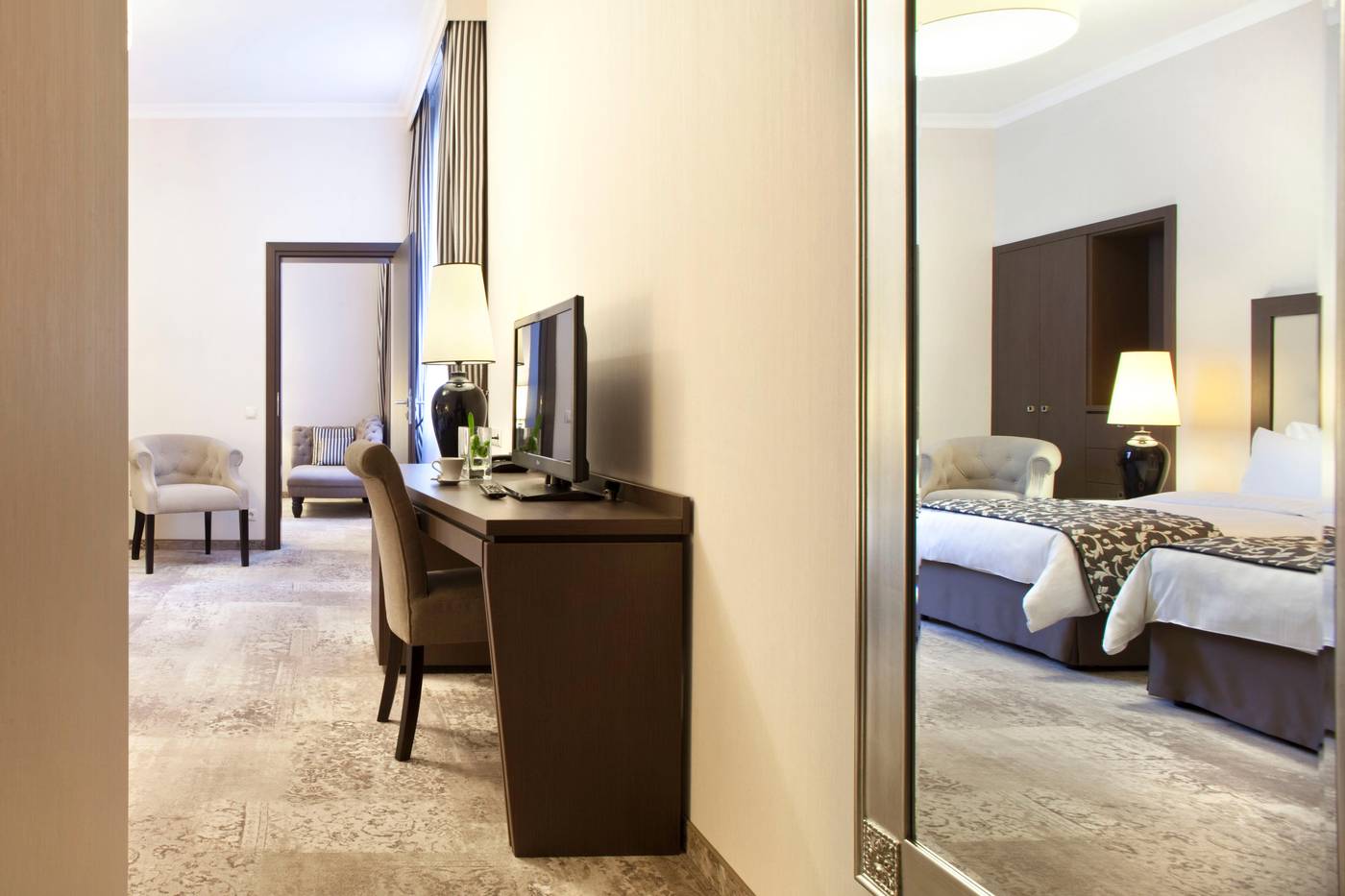 Metropolitan-Boutique-Hotel-Room-17