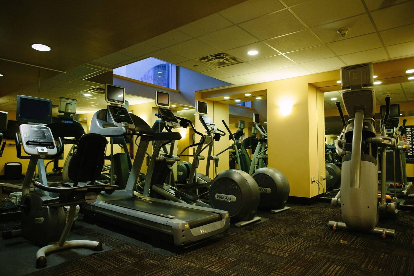 The-Lenox-Hotel-Sports-and-Entertainment-47