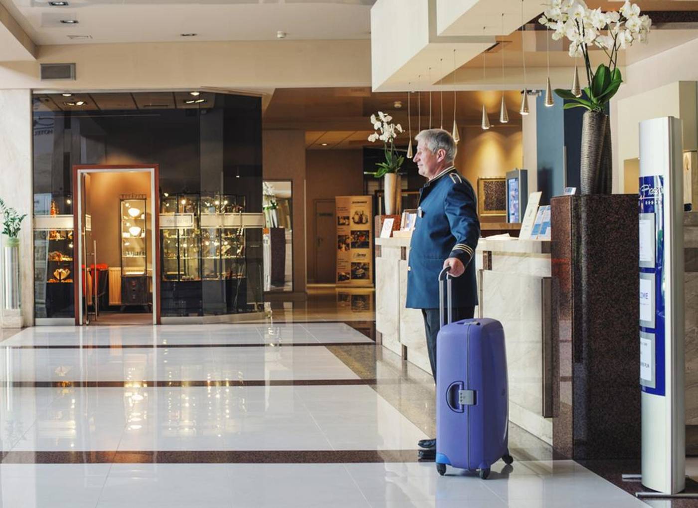 Booking-Hotel-Crown-Piast---Spa-Lobby-10