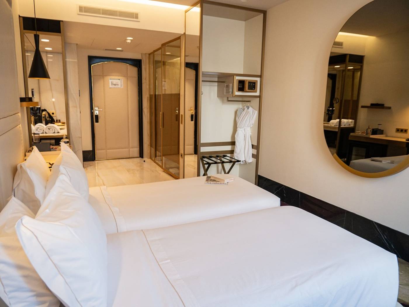 Madalena-By-the-Beautique-Hotels-Room-23