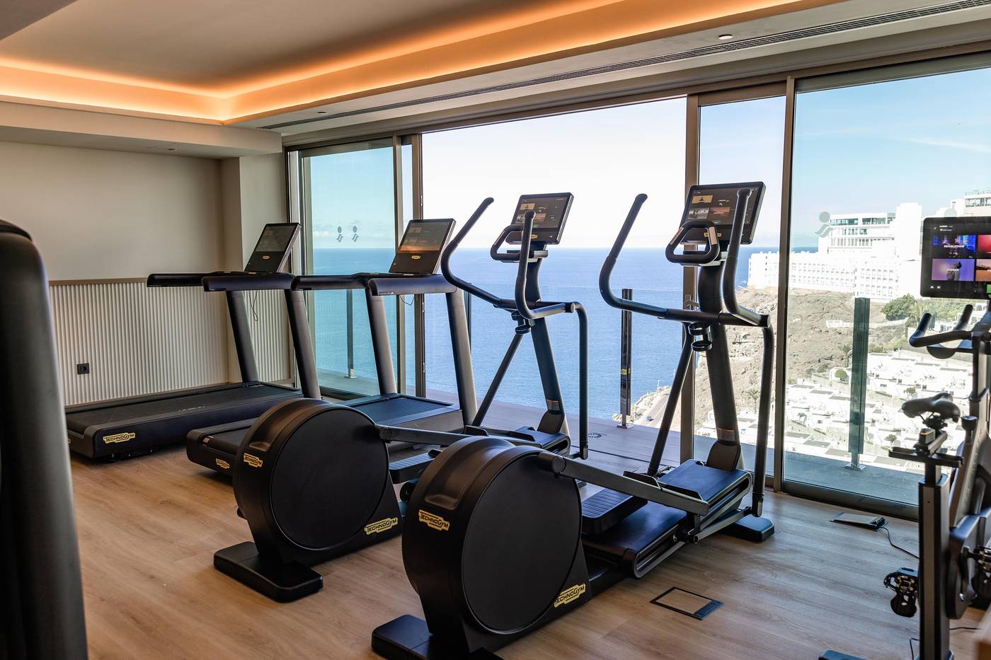 Servatur-Puerto-Azul-Sports-and-Entertainment-72