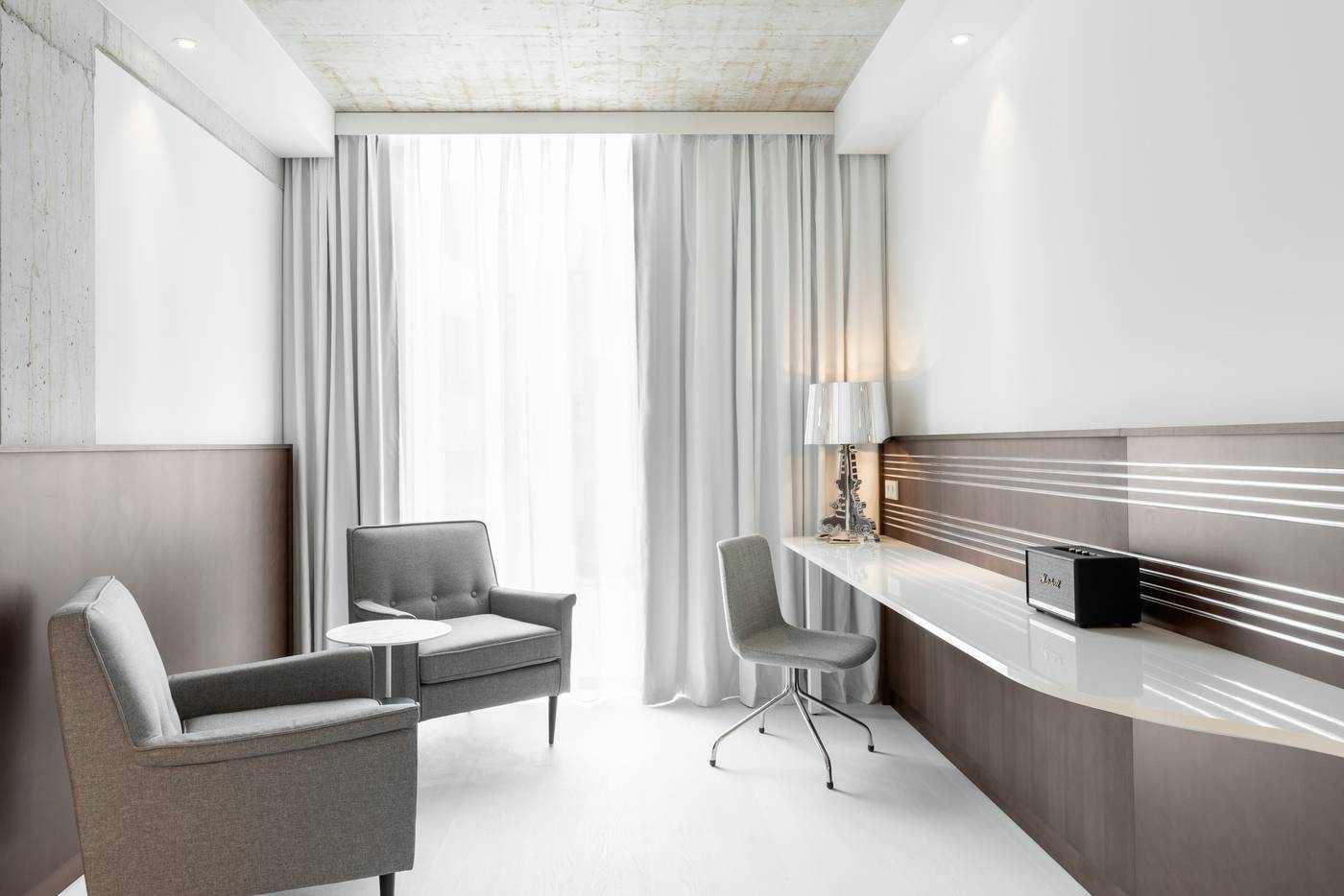 Ruby-Ella-Hotel---Bar-Room-27