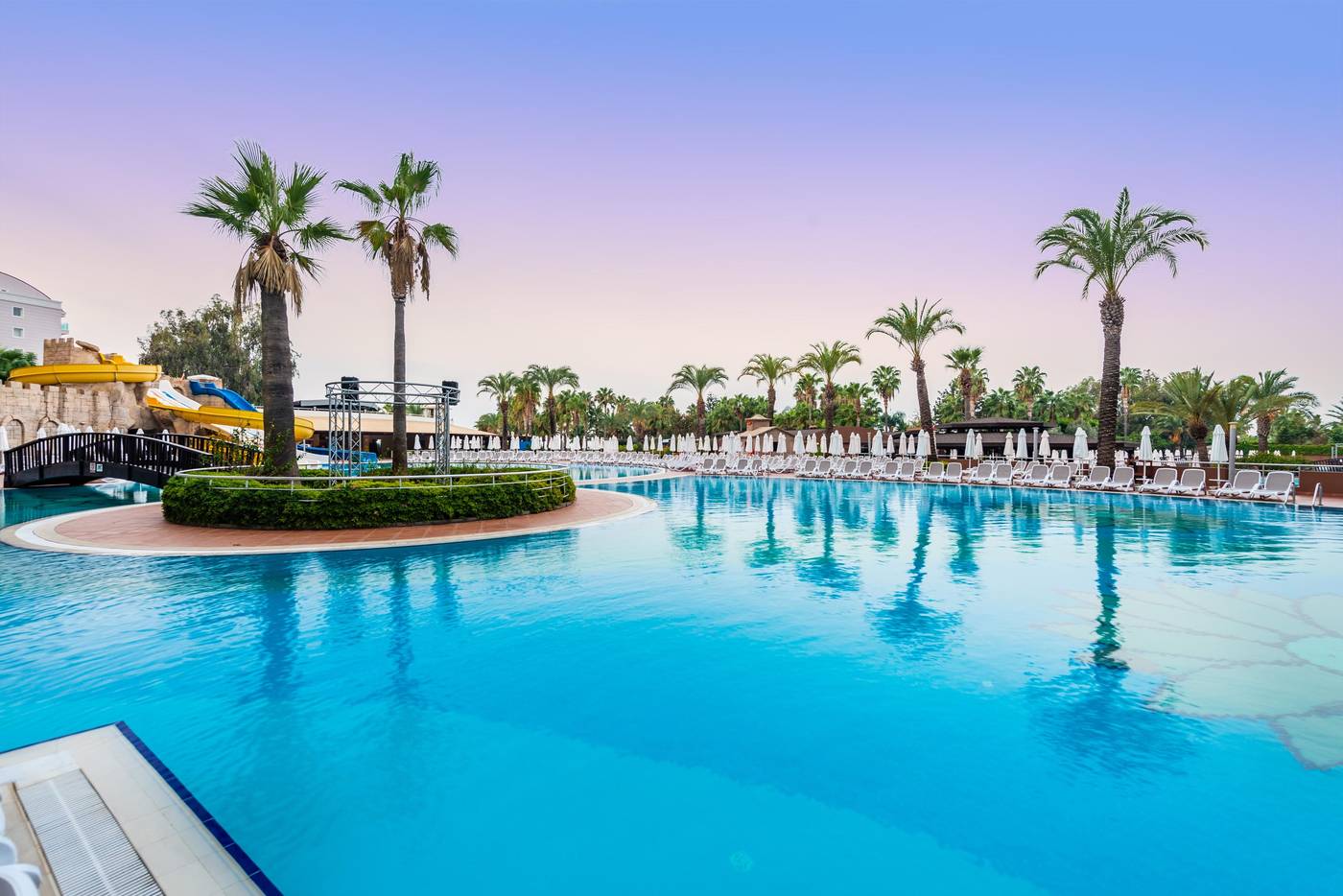 Leodikya-Kirman-Premium-Pool-8