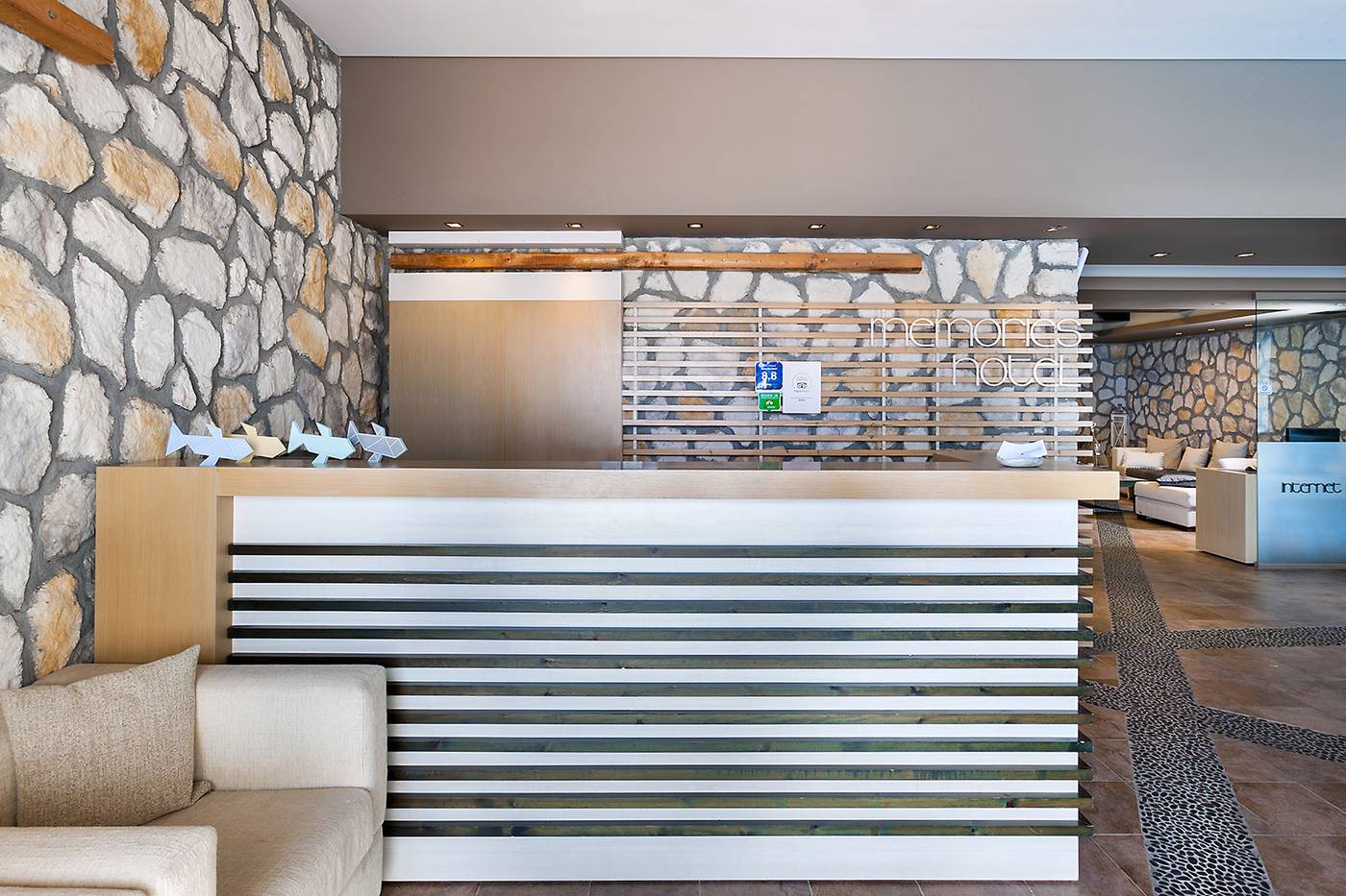 Memories-Beach-Lobby-34