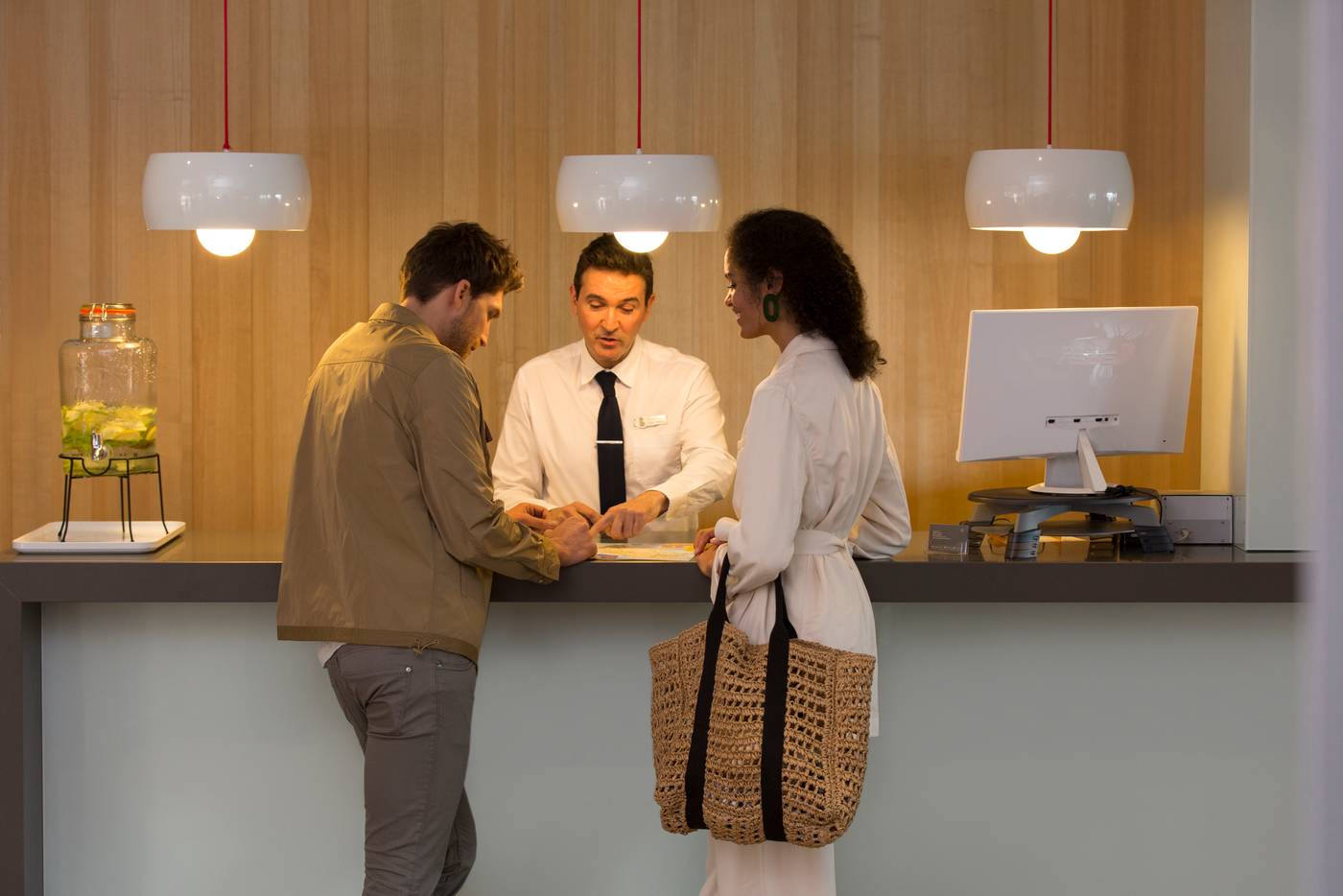 Artiem-Carlos-III-Lobby-37