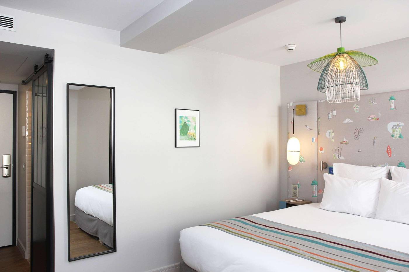 Hotel-Litteraire-Marcel-Ayme--BW-Premier-Collectio-Room-30