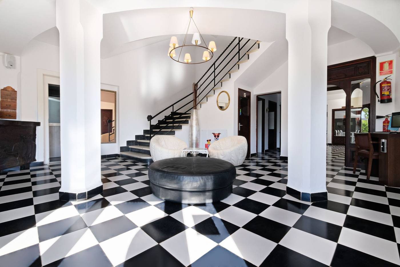 Azuline-Hotel-Galfi-Lobby-30