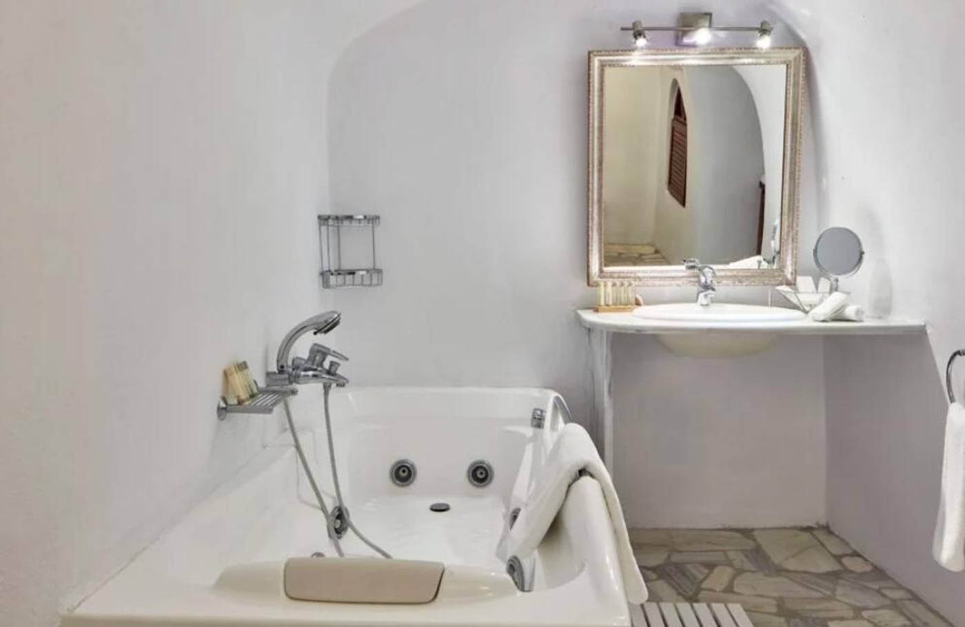 La-Maltese-Private-House-Room-9