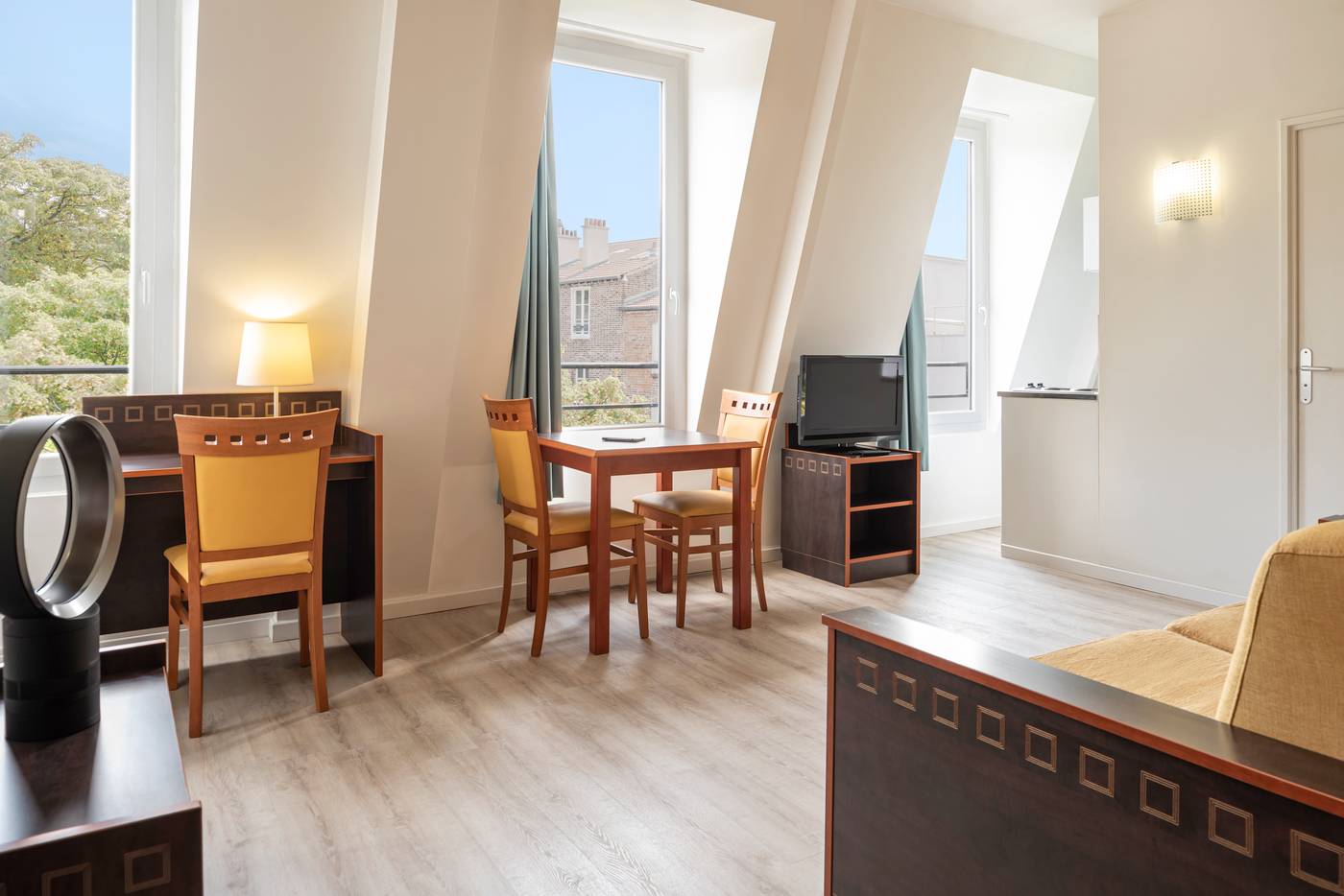 Aparthotel-Adagio-access-Paris-Philippe-Auguste-Room-3