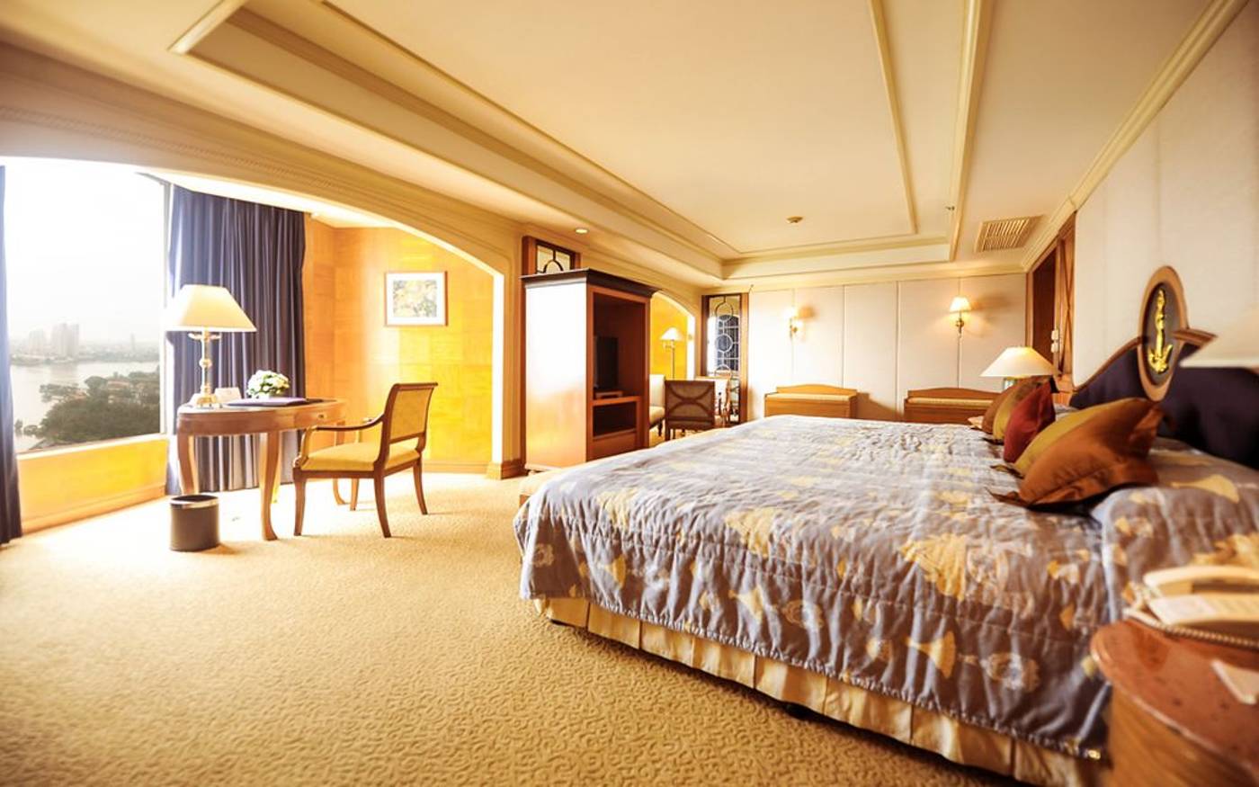 Montien-Riverside-Bangkok-Hotel-Room-39