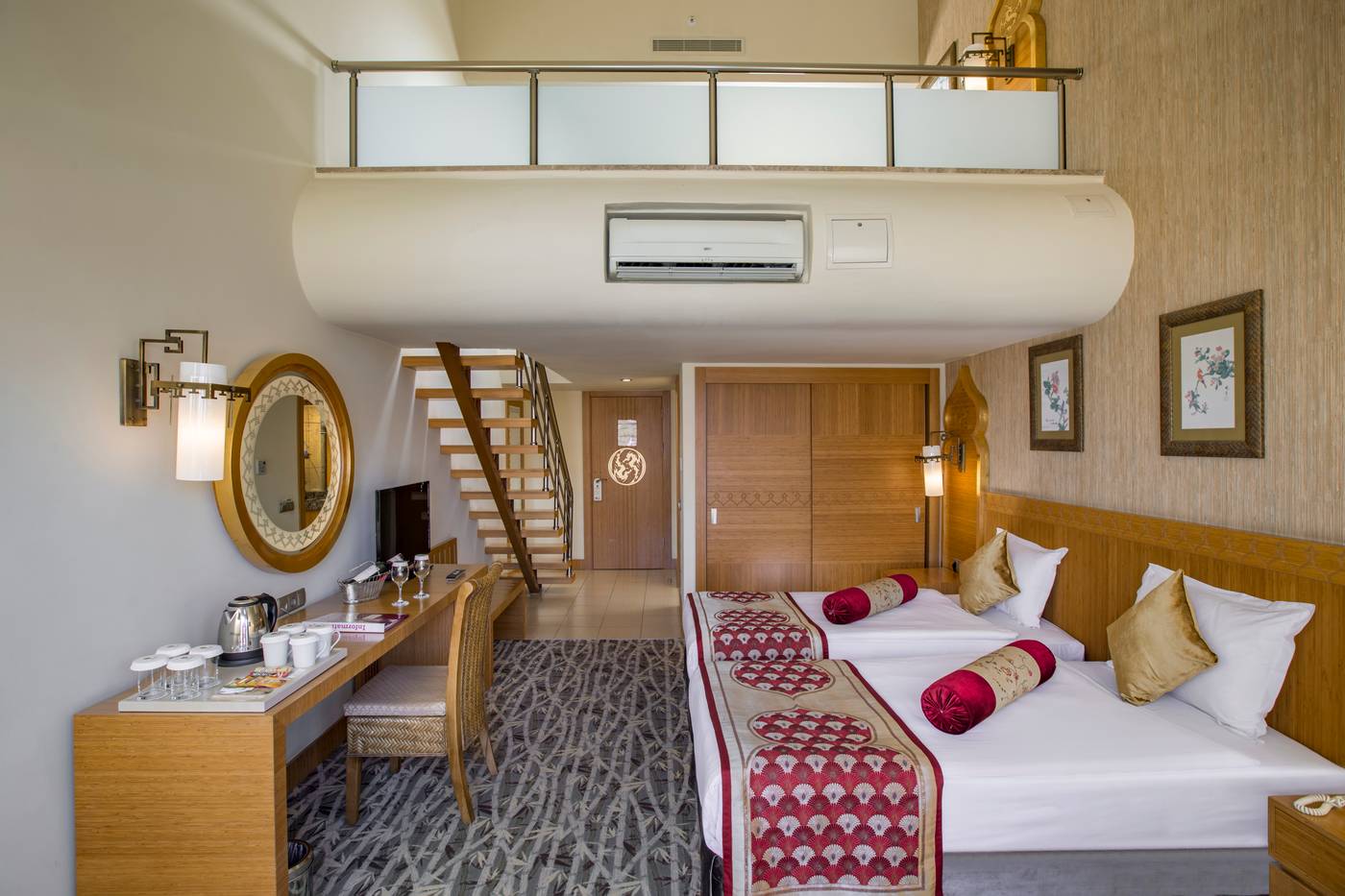 Royal-Dragon-Hotel-Room-30