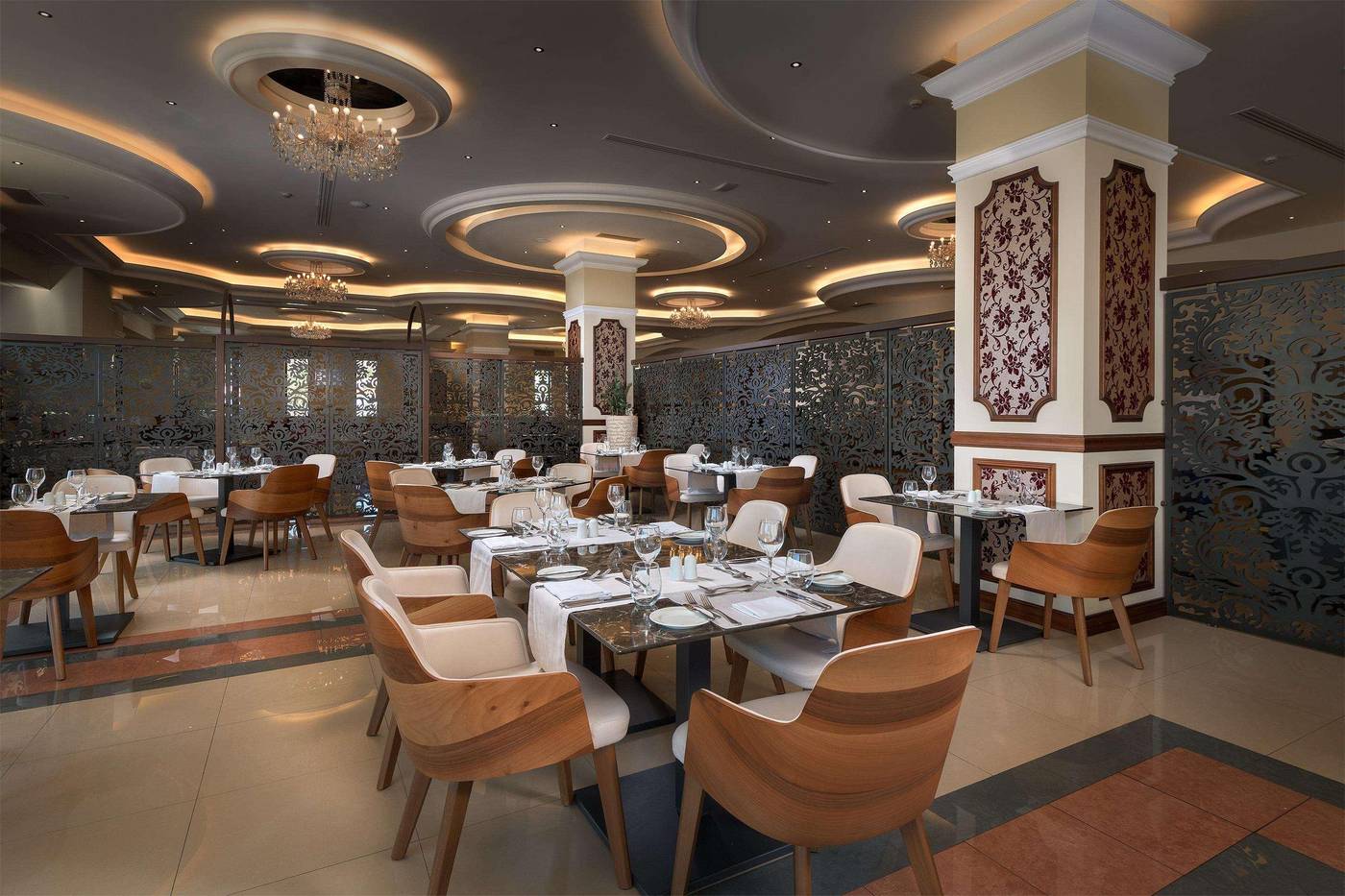 La-Marquise-Luxury-Resort-Complex-Restaurant-45