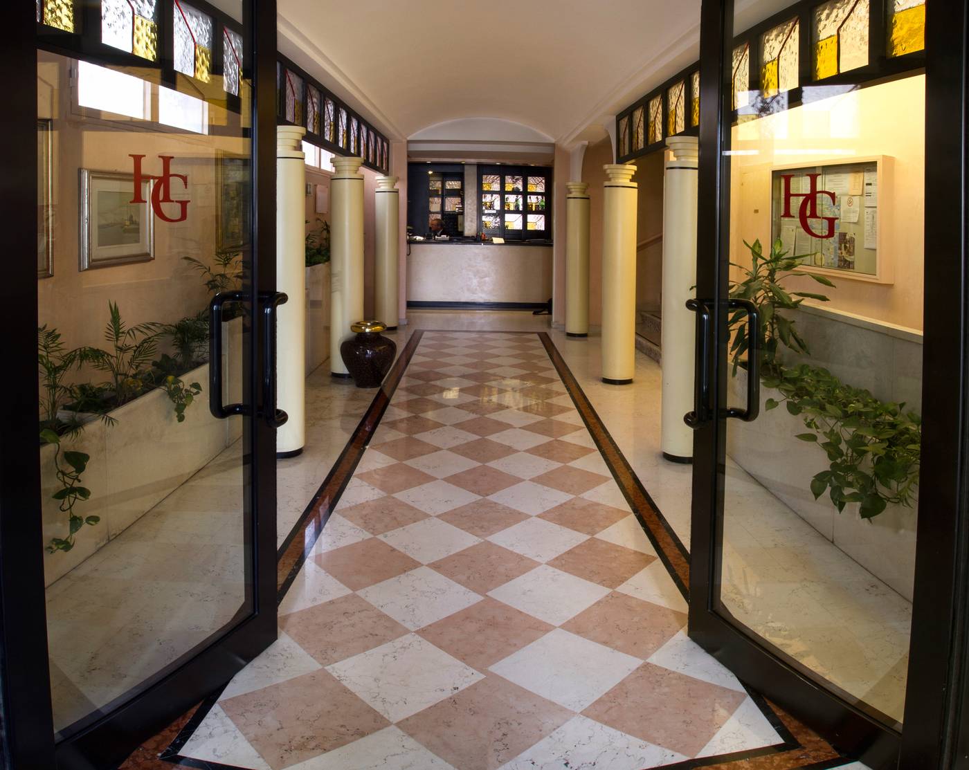 Garibaldi-Italy-Venezia-Lobby-4
