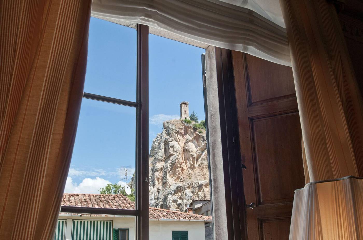 B-B-VillAmorosa-Room-6