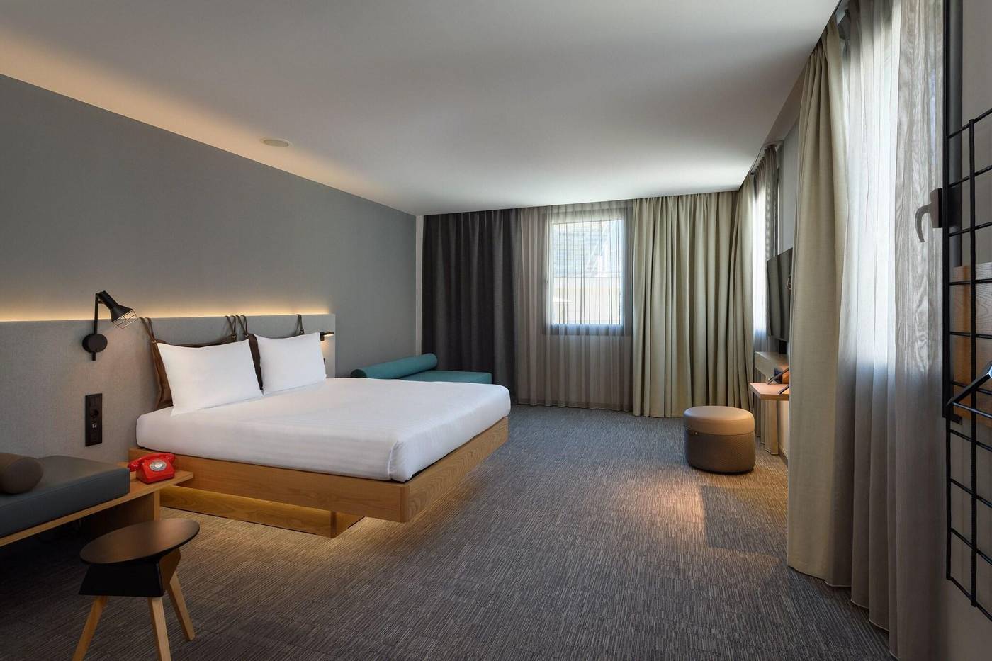 Moxy-Lisbon-City-Room-38