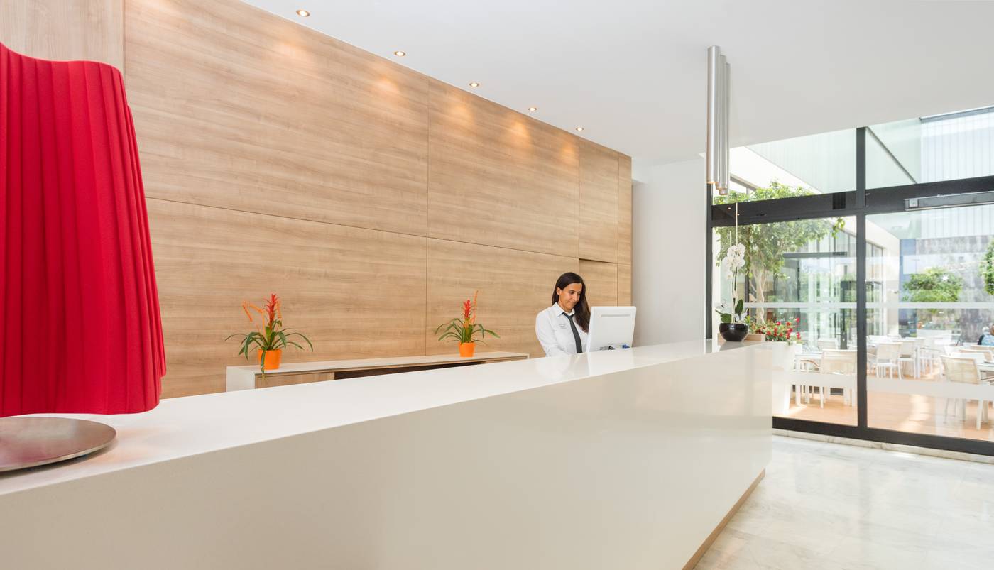 RH-Don-Carlos-Lobby-25