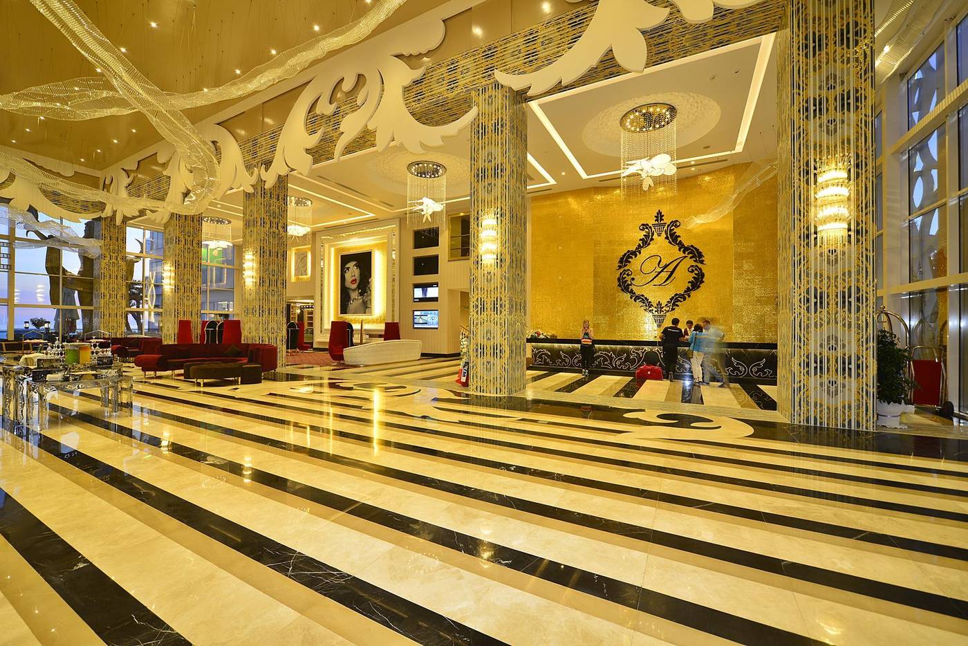 Azura-Deluxe-Resort---SPA-Hotel-Lobby-33