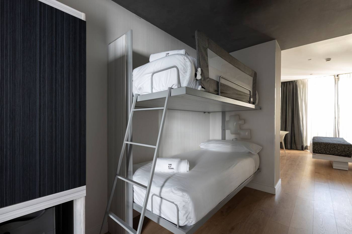 Petit-Palace-Santa-Barbara-Room-26