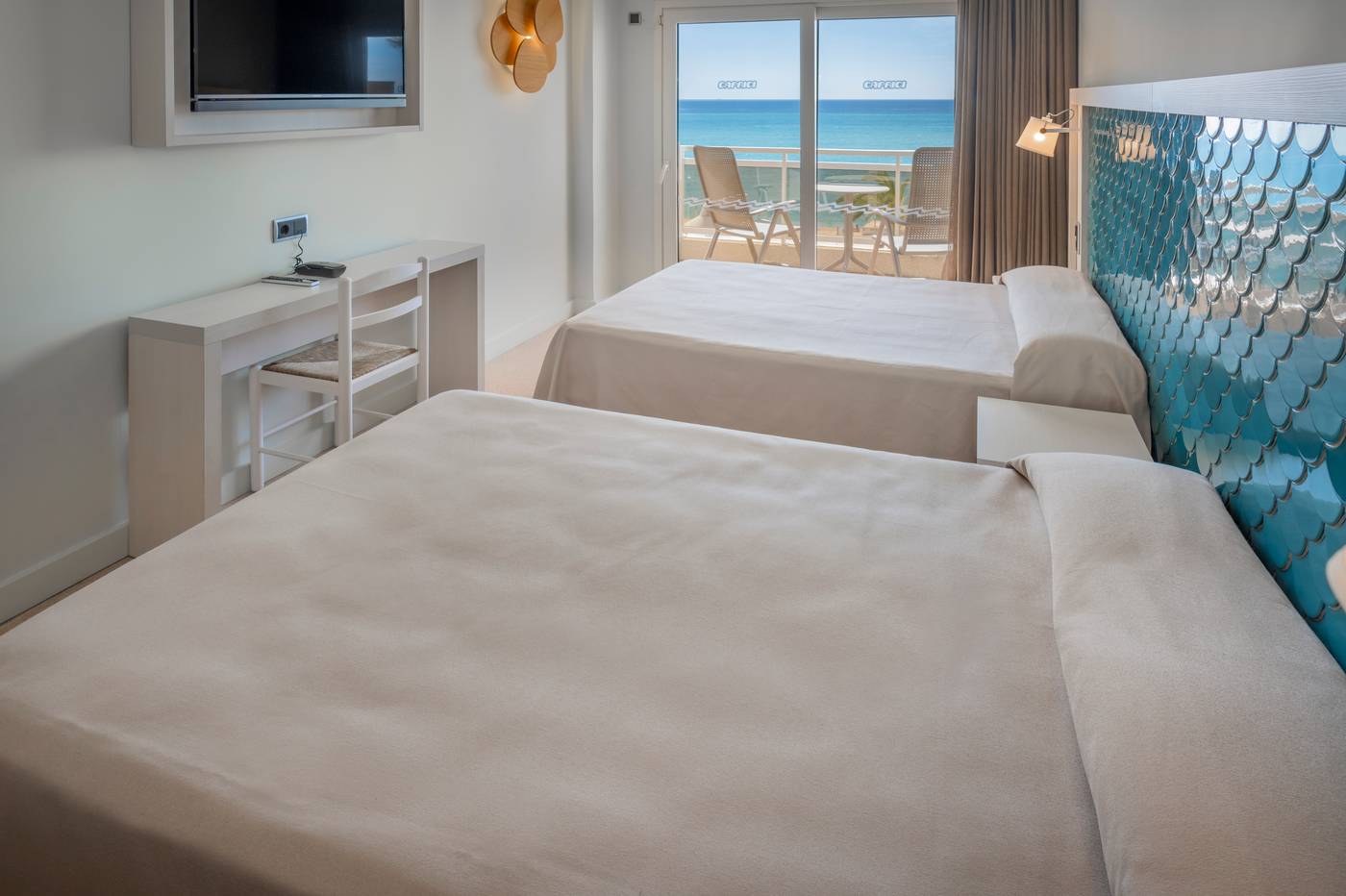 Hotel-Caprici-Room-10