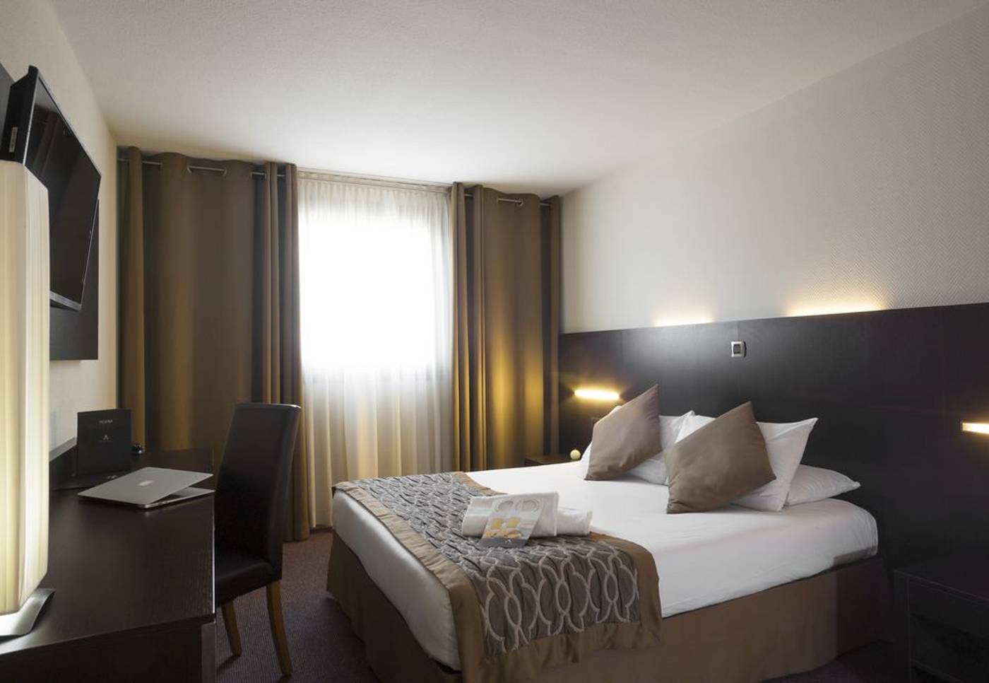 Apogia-Paris-Room-23