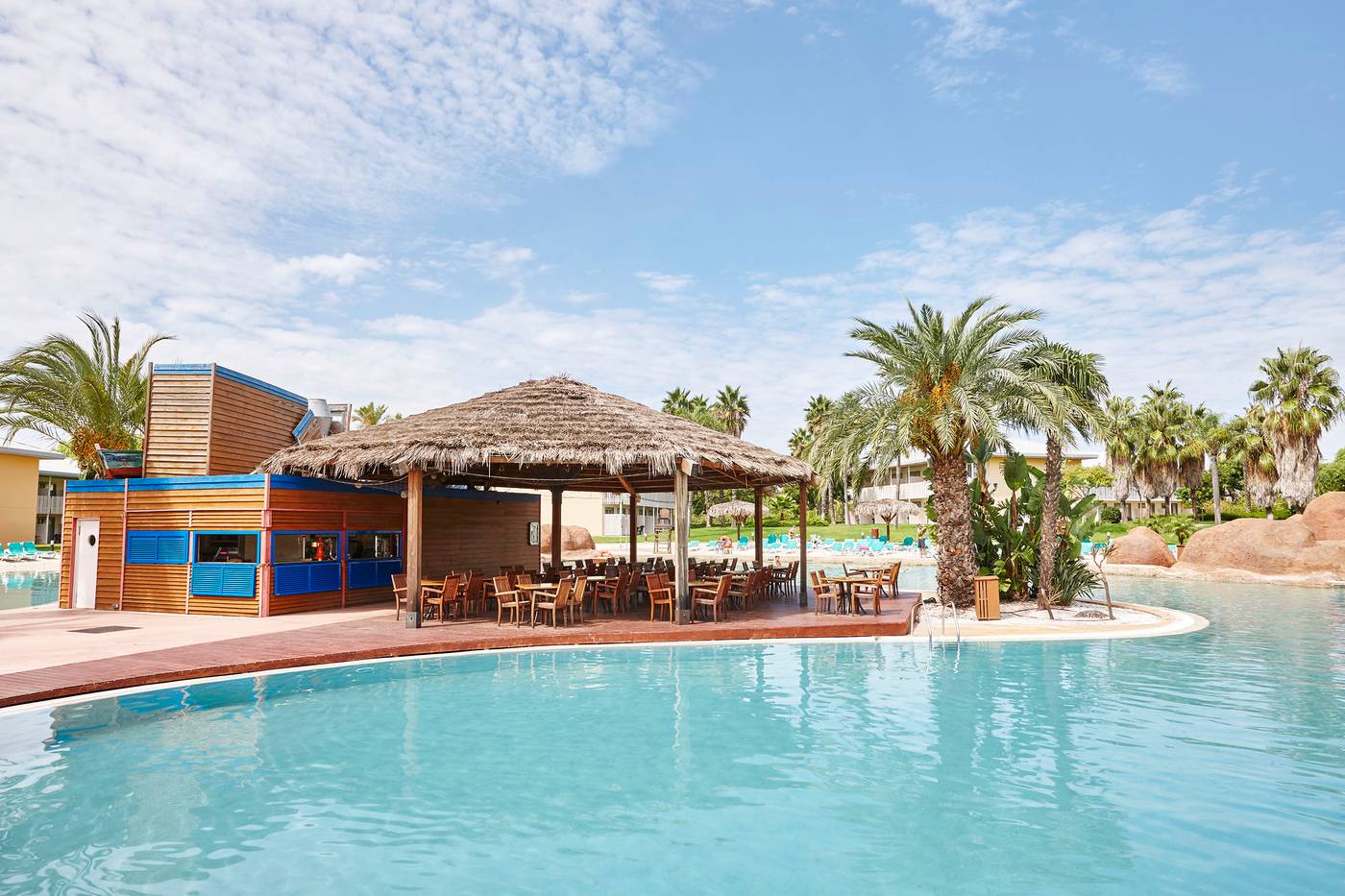 PortAventura-Hotel-Caribe---Theme-Park-Bar-2