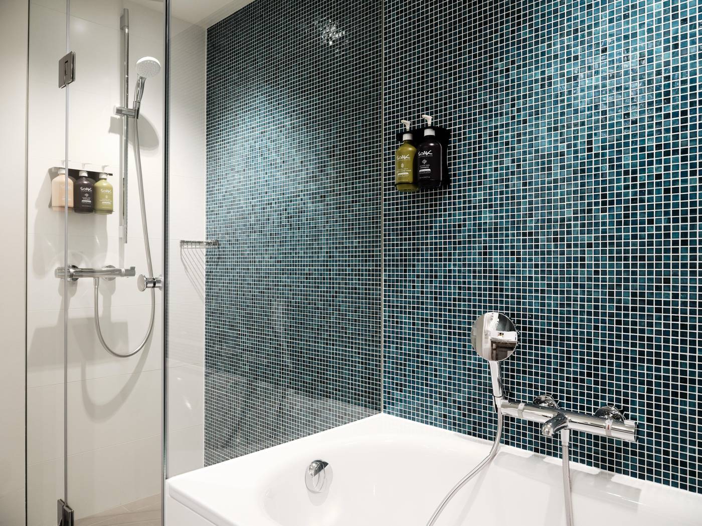 Holiday-Inn-Warsaw-City-Centre-Room-45