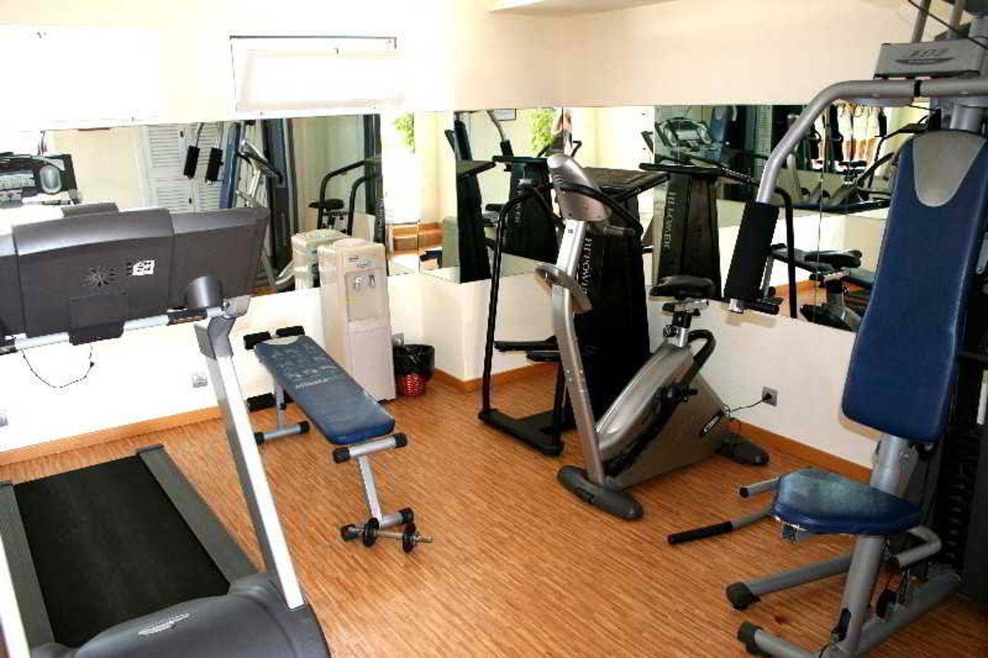 Royal-Plaza-Sports-and-Entertainment-54