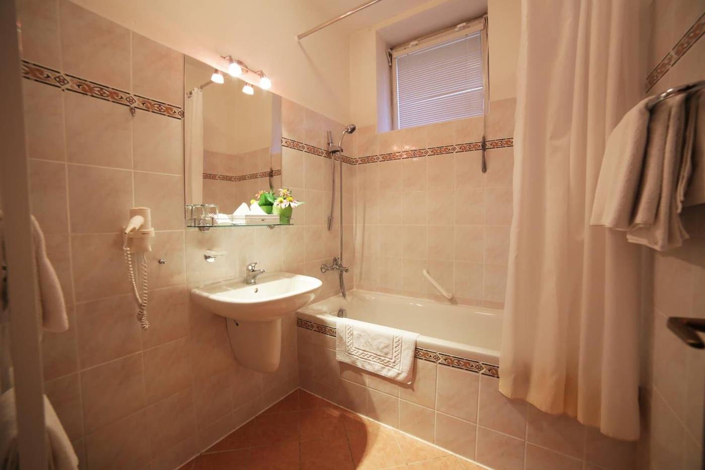 Spa Hotel Lauretta-Czech Republic-KARLOVY VARY-Room-7