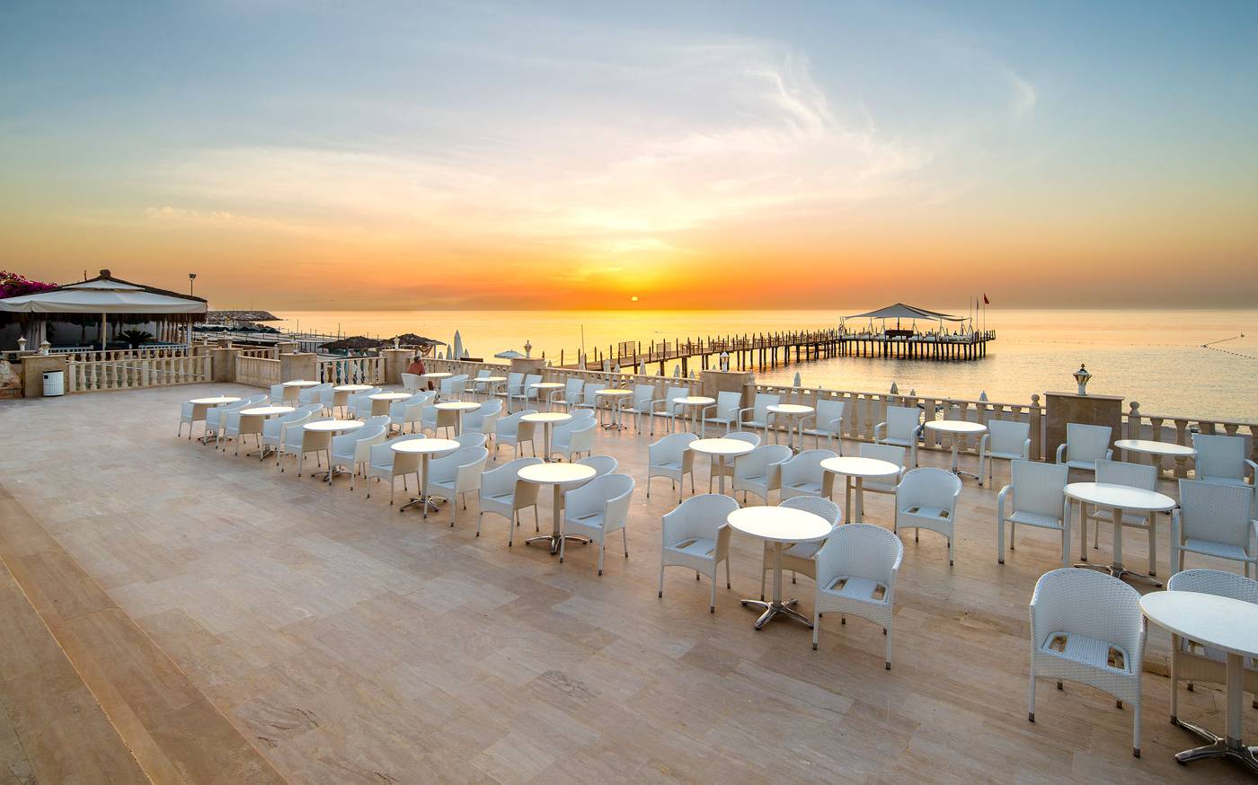 Onkel-Resort-Terrace-25