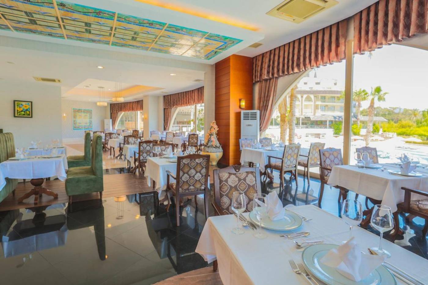 Crystal-Prestige-Elite-Restaurant-36