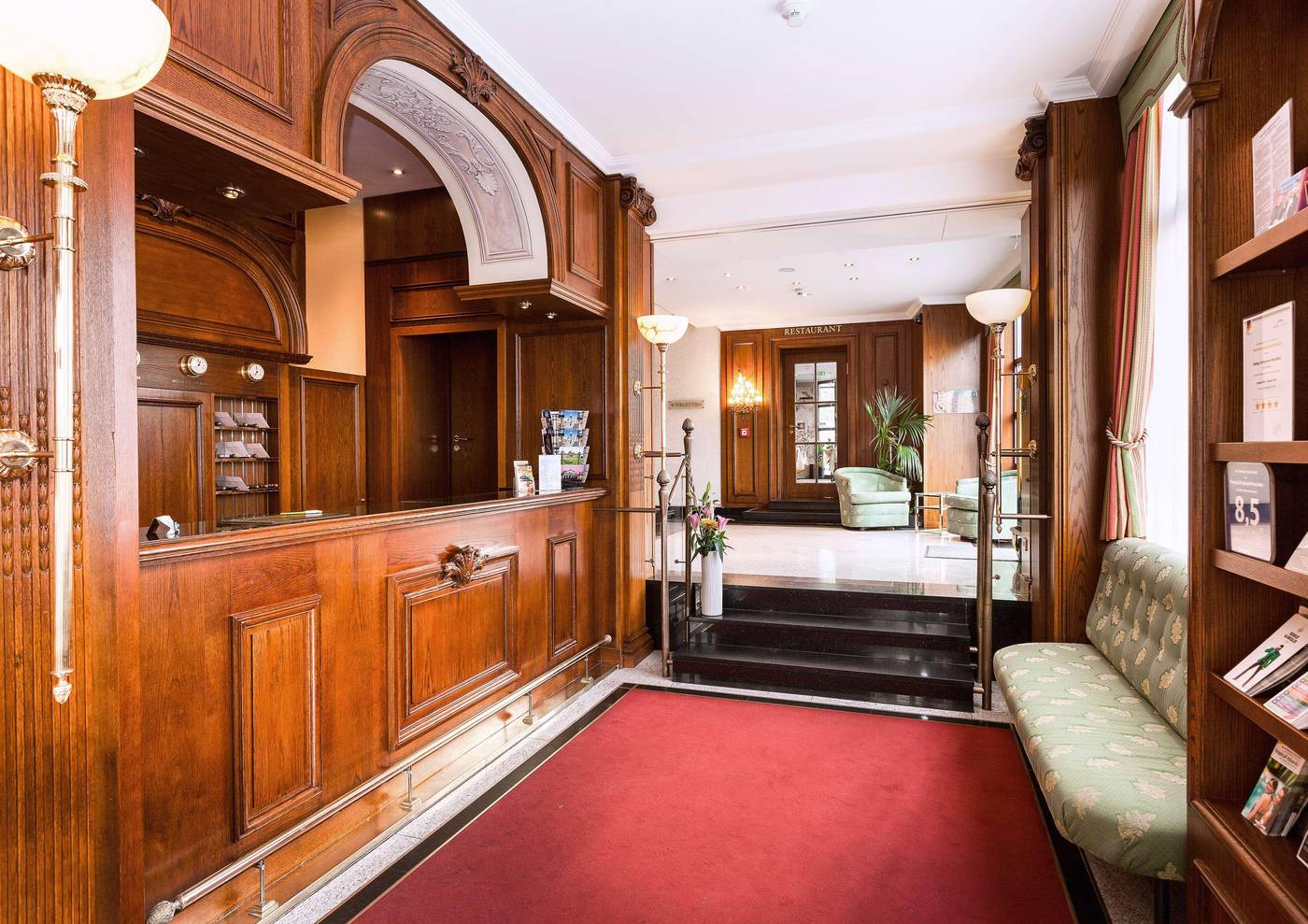 Derag-Livinghotel-Henriette-Lobby-5