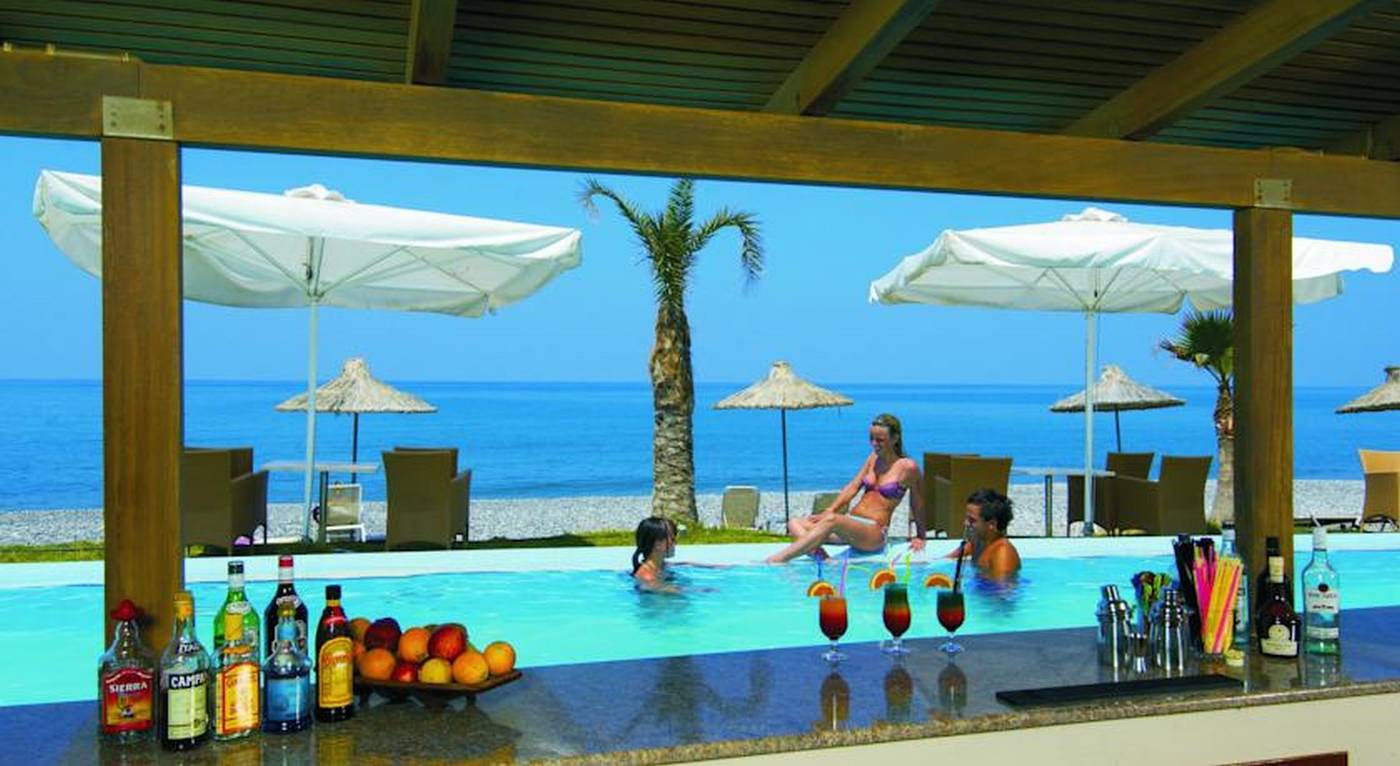 Grand-Bay-Beach-Resort-Pool-18