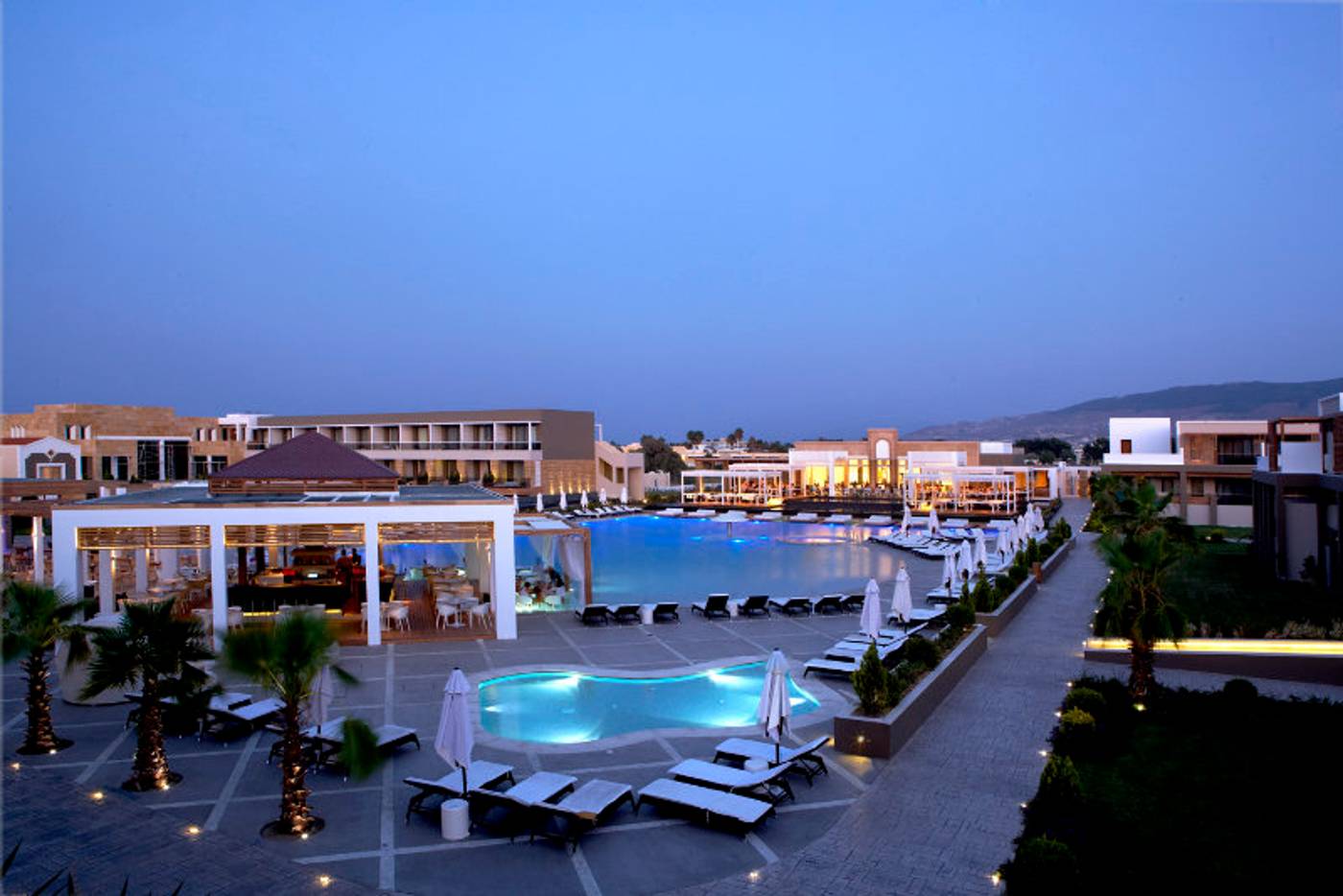 Pelagos-Suites-Hotel-Pool-8