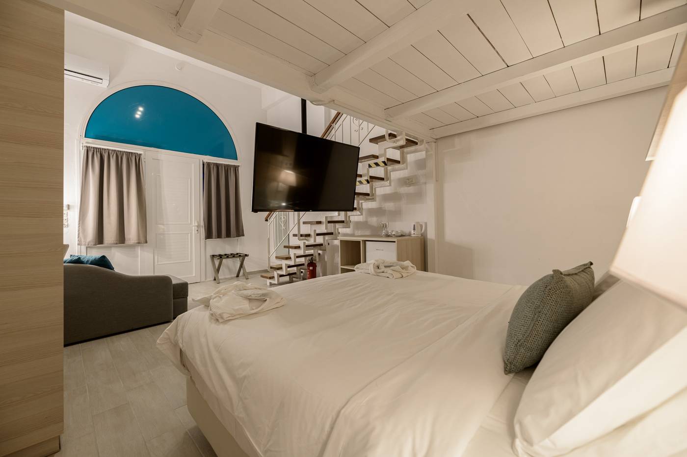 Iakinthos-Tsilivi-Beach-Room-36