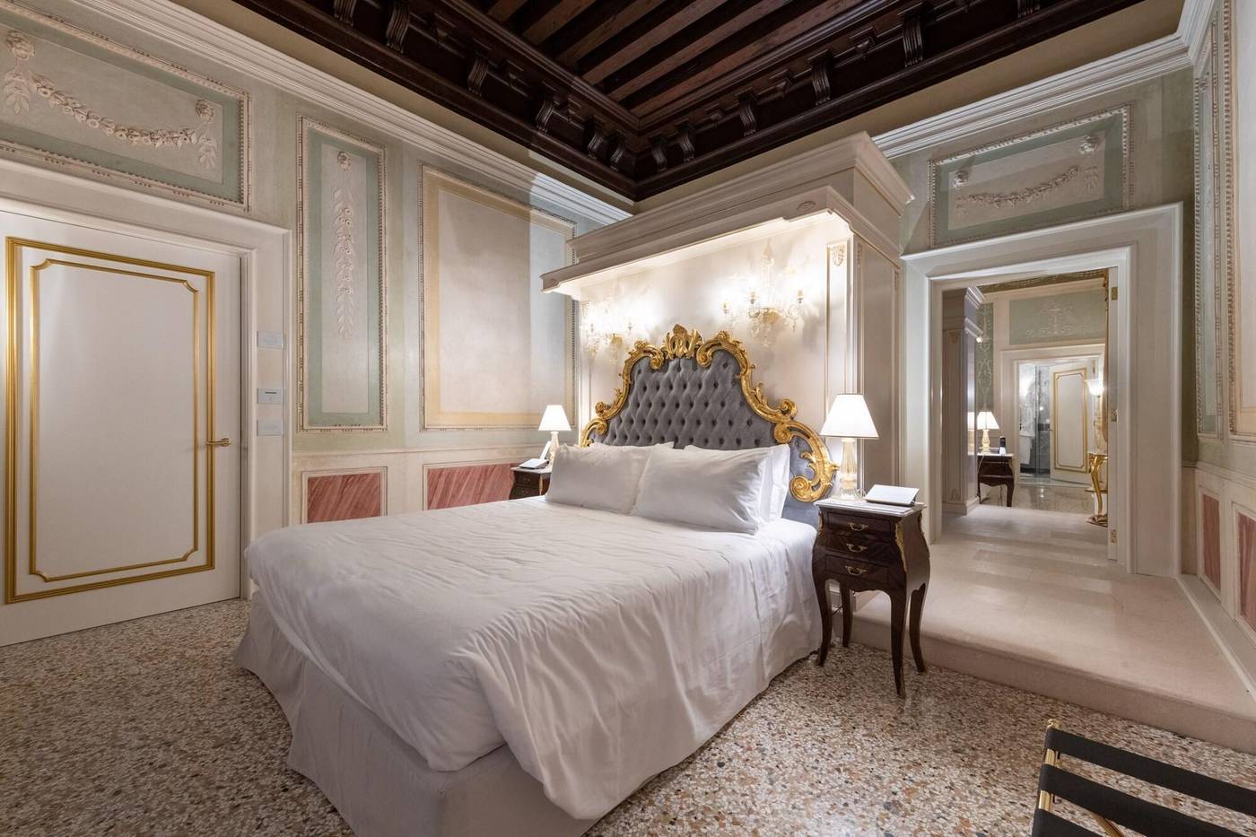 Ca-Bonfadini-Historic-Experience-Room-20