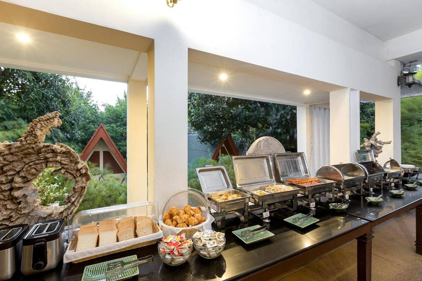 Phuket-Sea-Resort-SHA-by-ZUZU-Restaurant-42