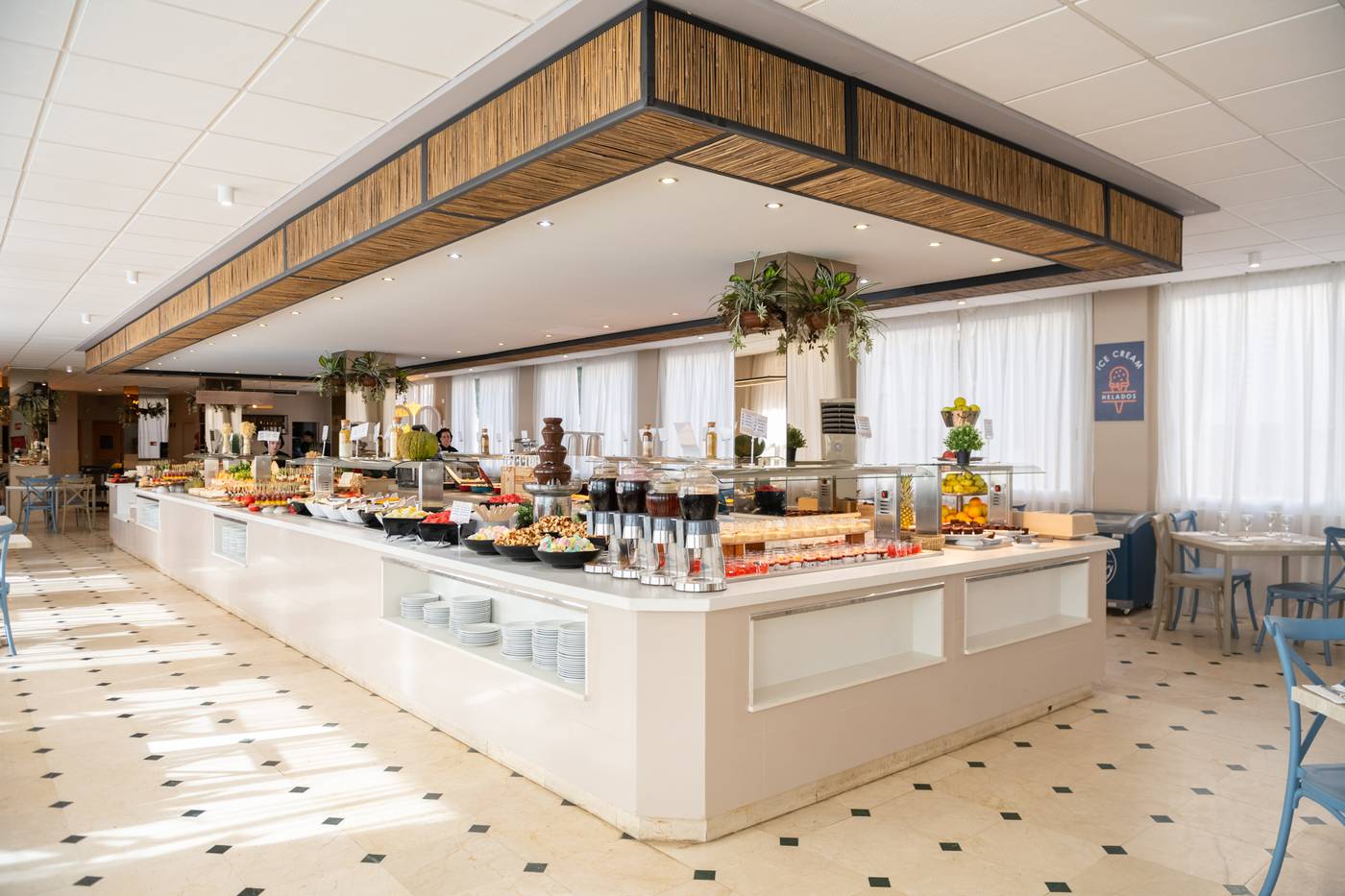 Parasol-Garden-Restaurant-47