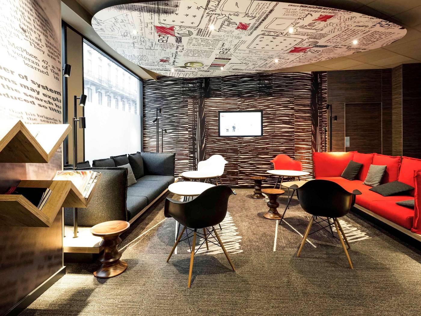 ibis-Brussels-City-Centre-Bar-18