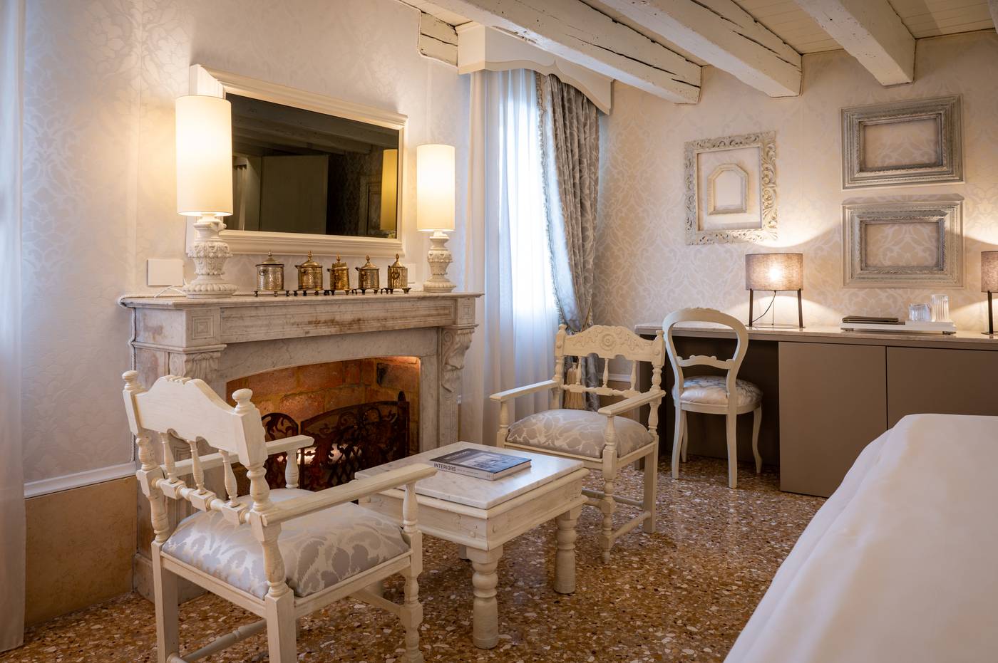 Ca--Maria-Adele-Room-7