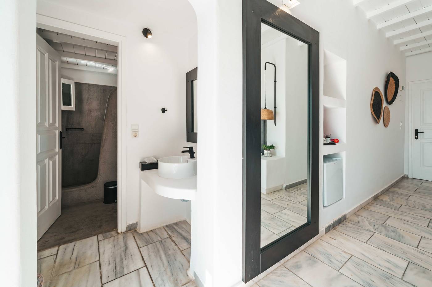 Mr---Mrs-White-Mykonos-Room-45