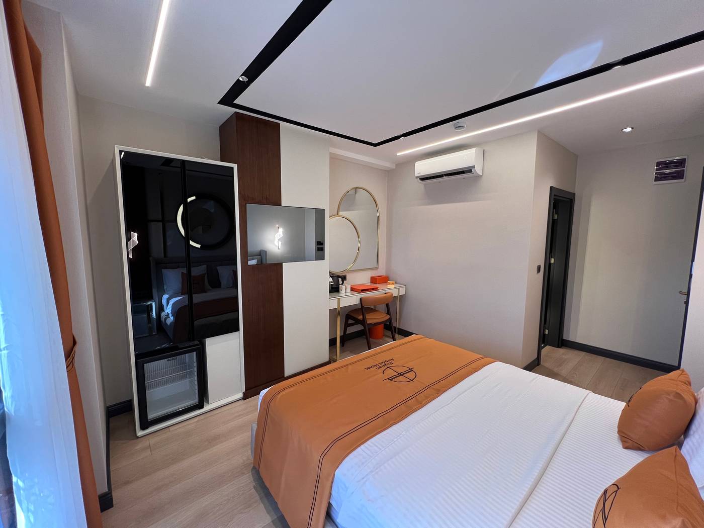 Elysian-Airport-Hotel-Room-27