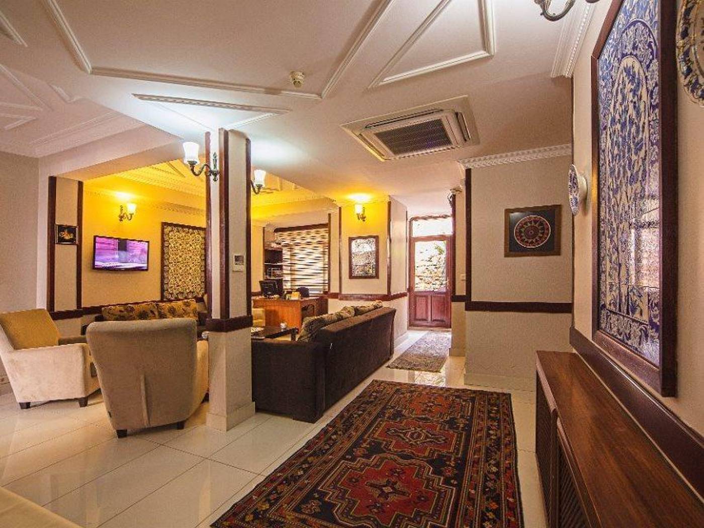 Hippodrome-Special-Lobby-2