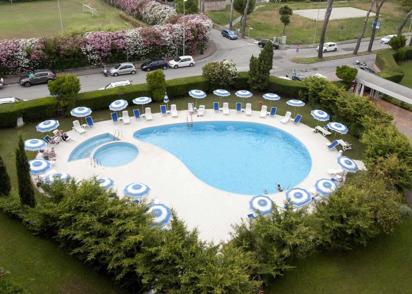 Suite-Marilia-Apartments-Pool-60