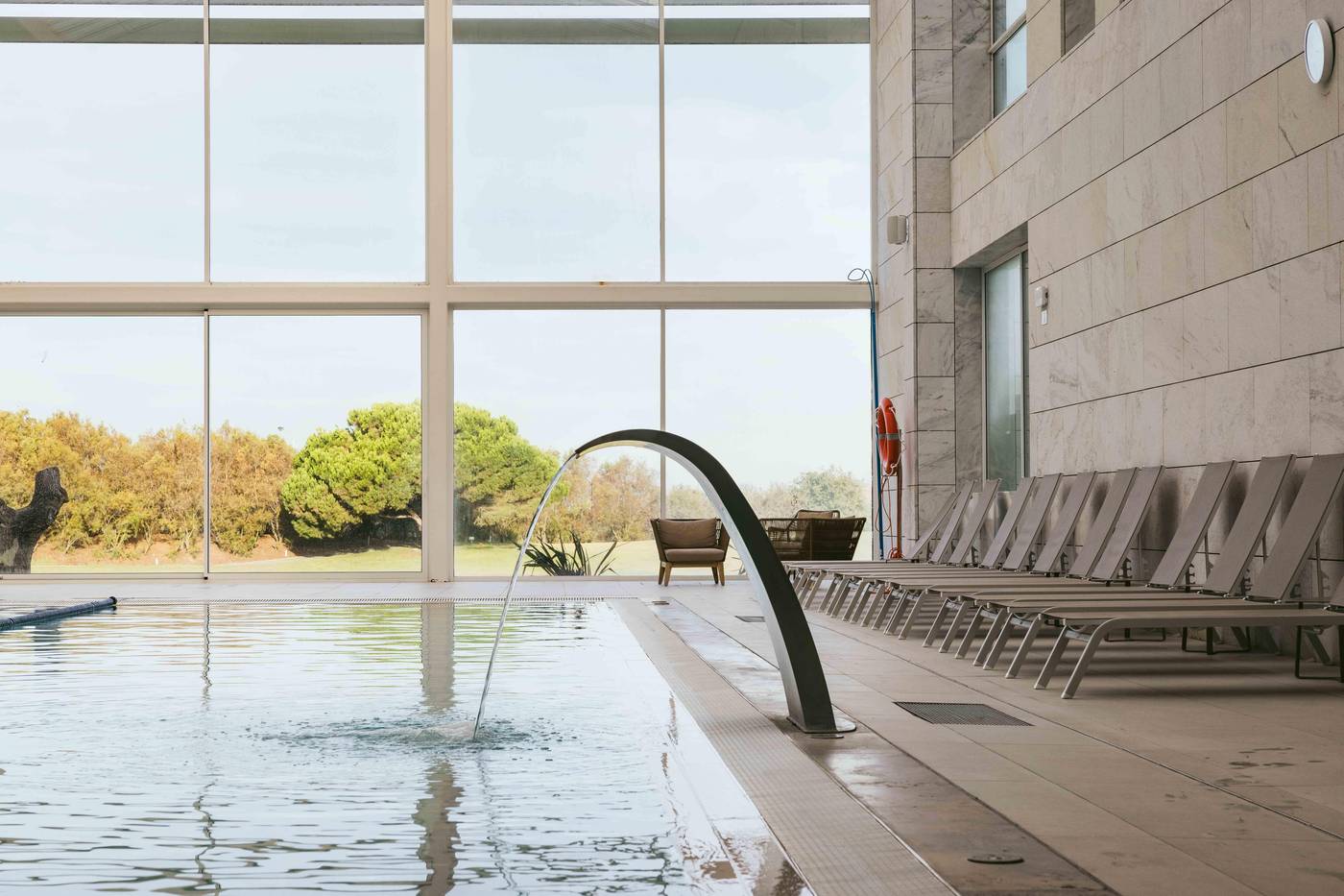 Crowne-Plaza-Caparica-Lisbon-Pool-54