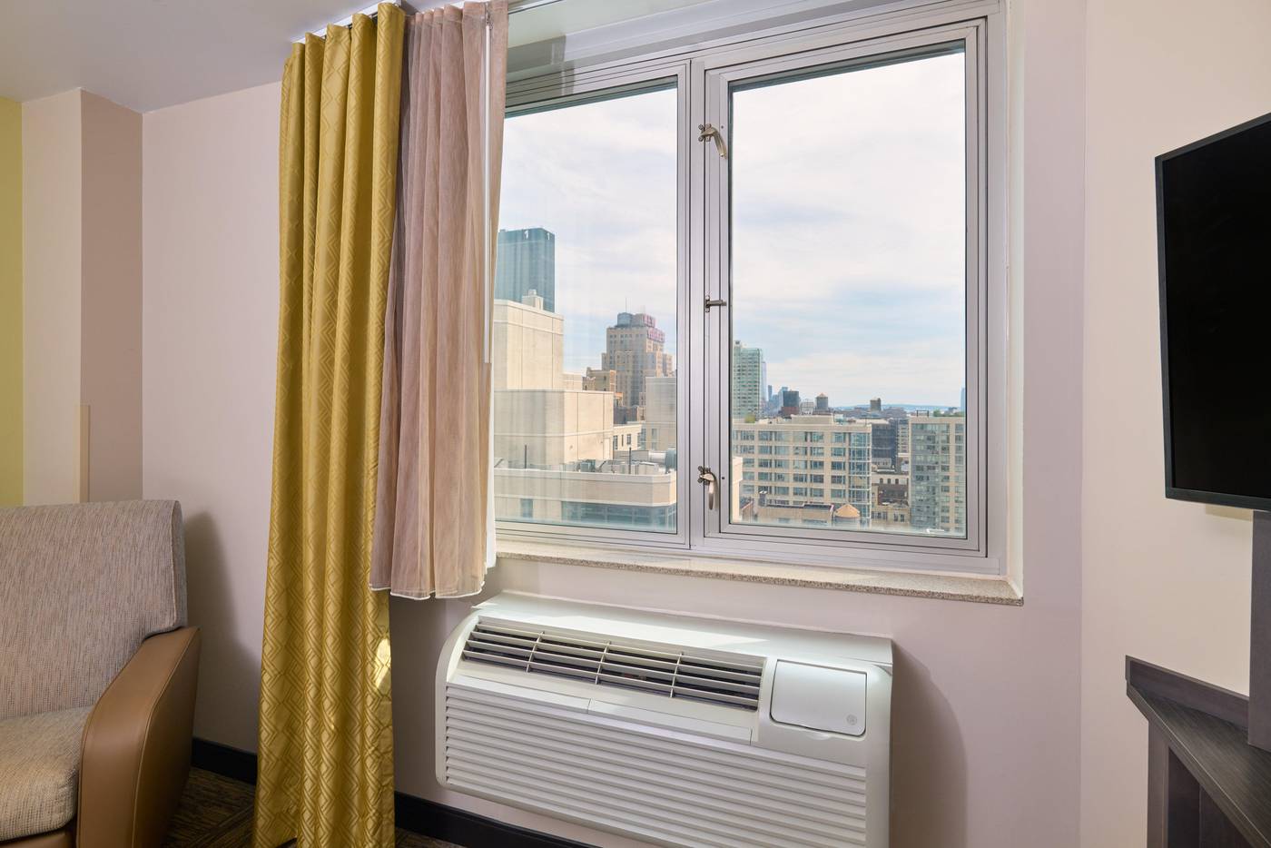 Candlewood-Suites-New-York-City--Times-Square-Room-7