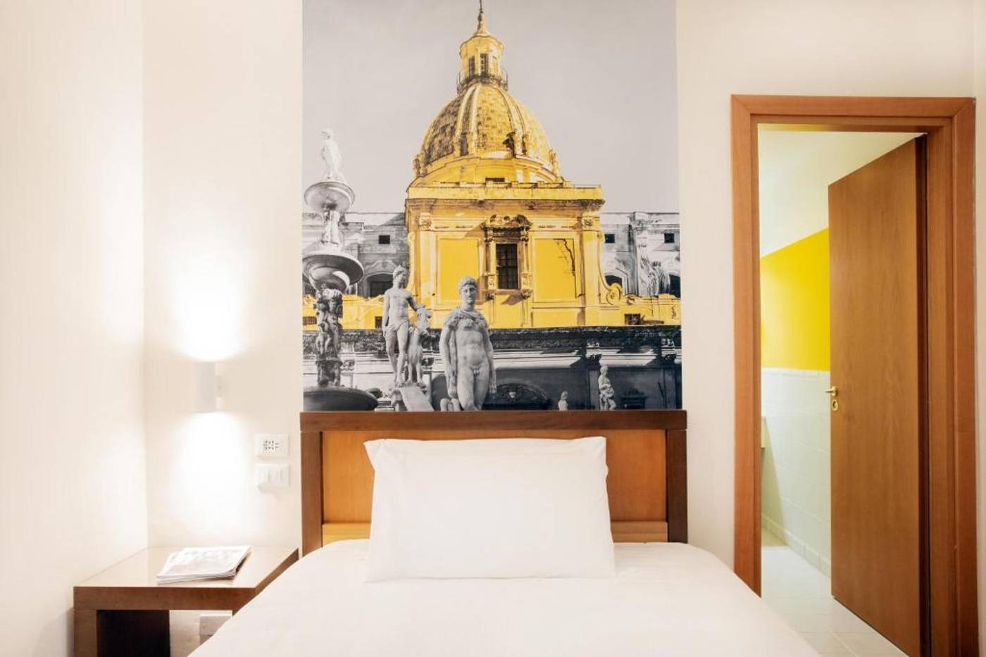 B-B-Hotel-Palermo-Quattro-Canti-Room-12