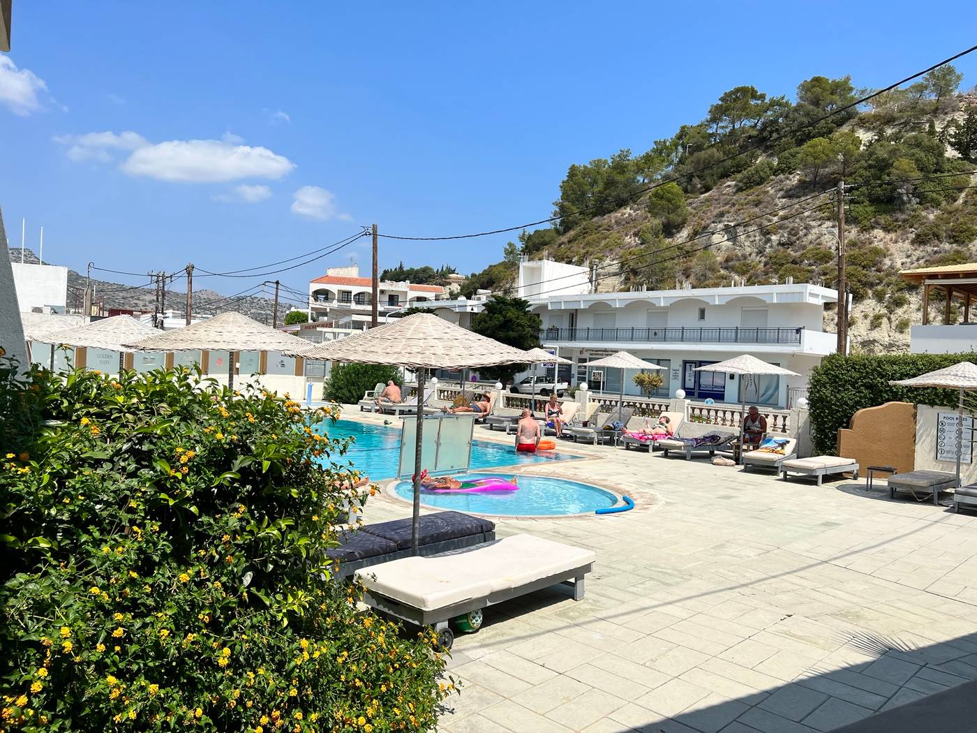 Golden-Days-Aparthotel-Pool-4