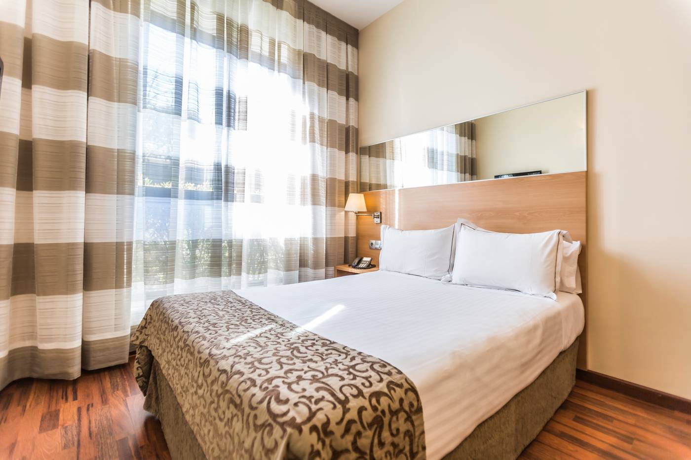 Desitges-Room-20