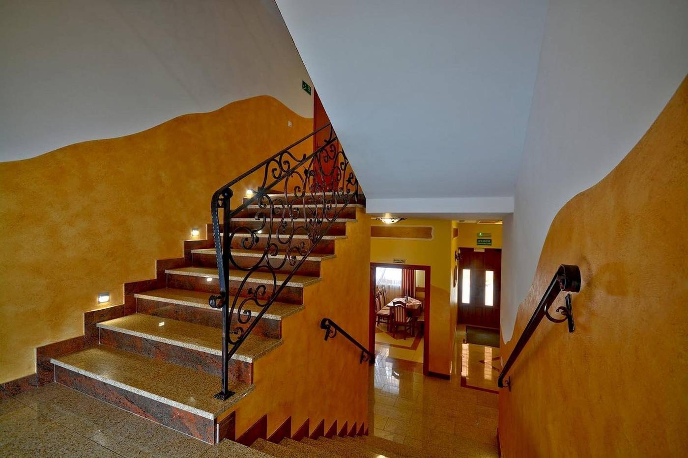 Pod Tatrami Bialka Centrum-Poland-BUKOWINA TATRZANSKA-Lobby-7