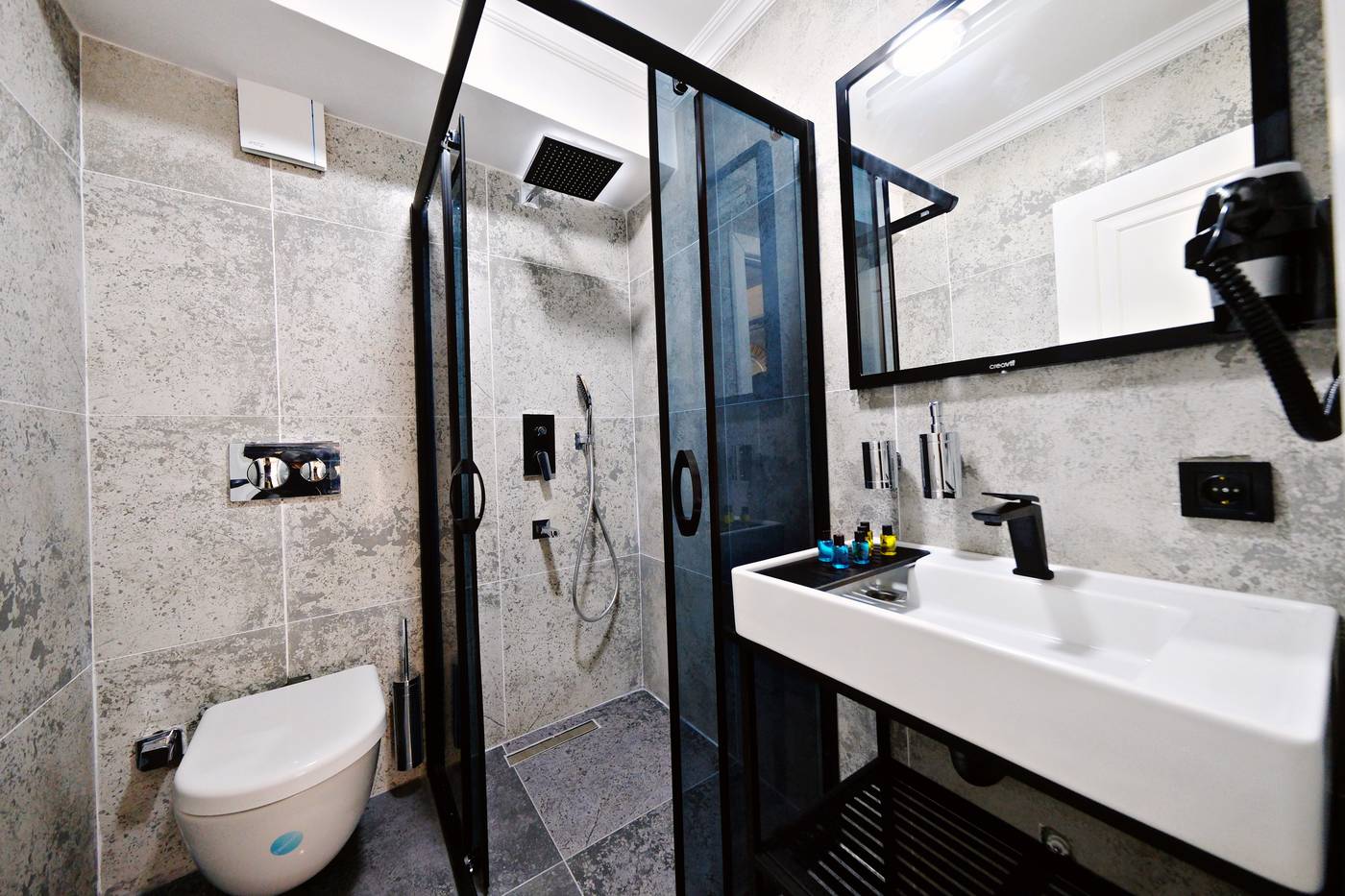 The-Saint-Otel-Room-27